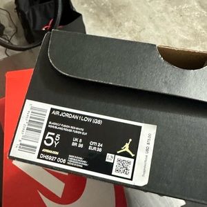 5.5Y air Jordan low 1 EUC